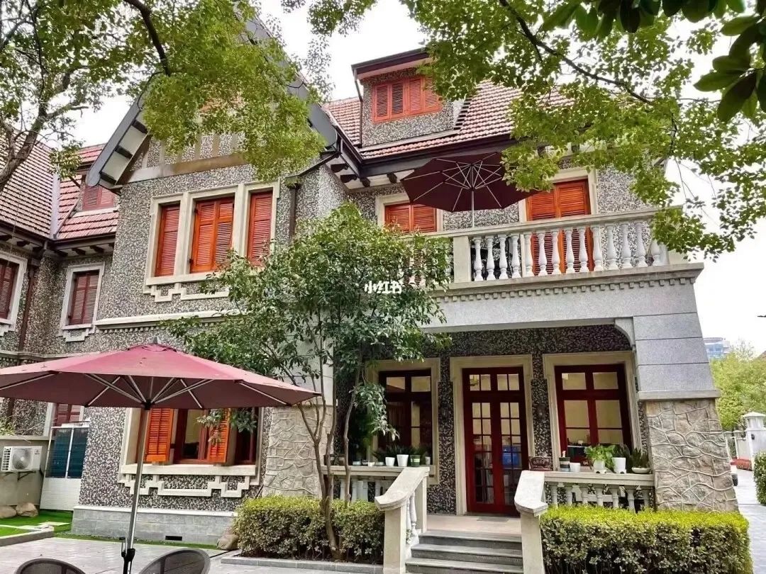 上海最贵的小区值多少钱？最贵的酒店长啥样？最贵的别墅在哪里？