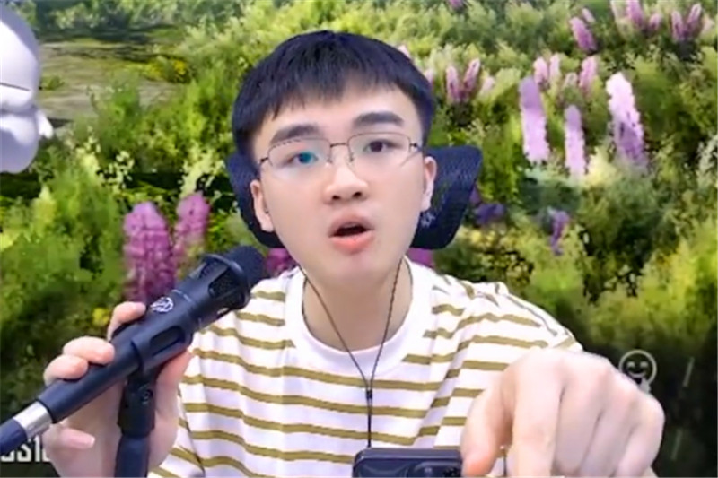 主播有多拼？火线妹JK街头卖唱，牧童一招完胜，网友：不愧是一哥