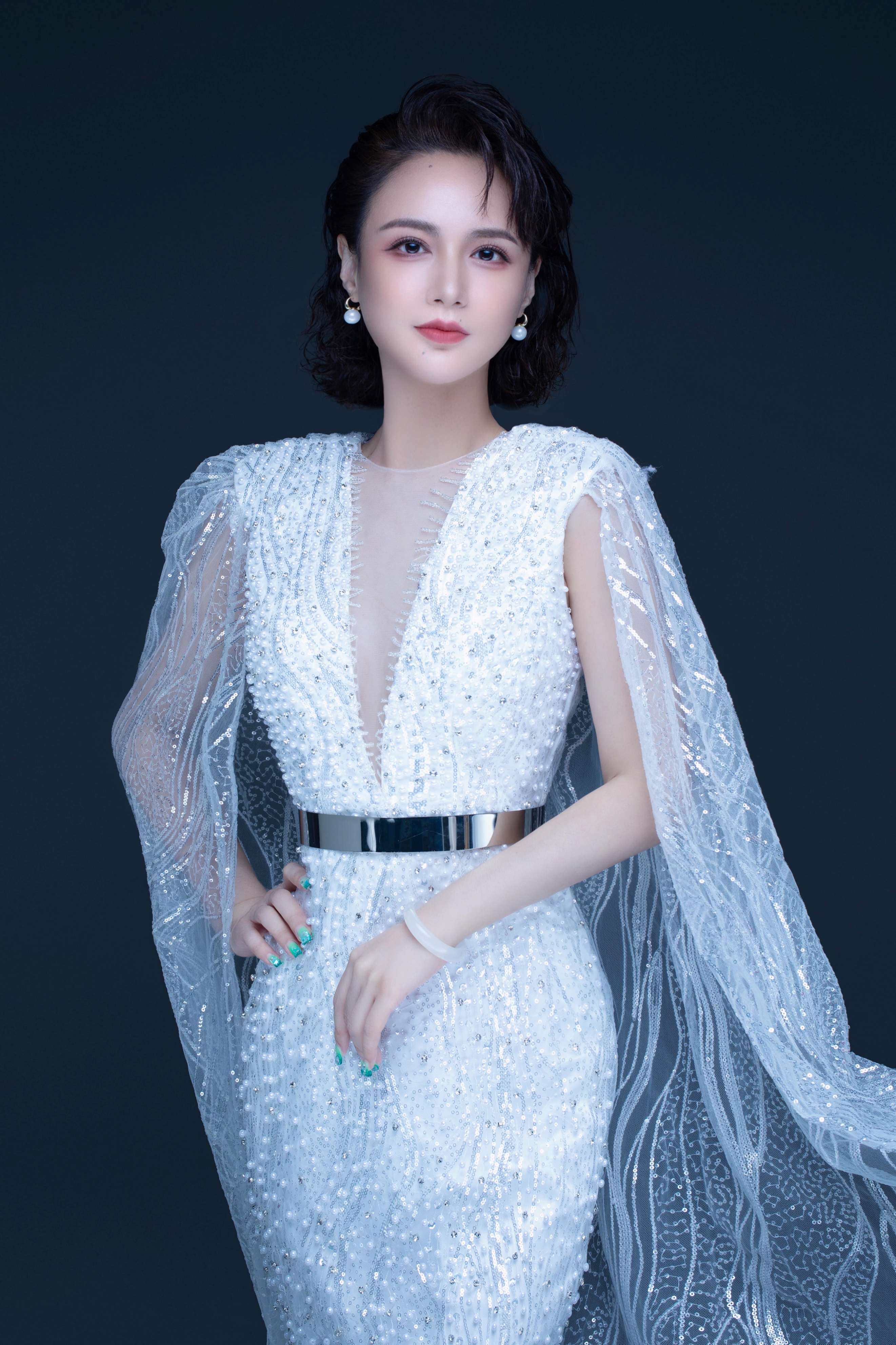 青年歌唱家艺鹭用新歌献礼“七·一”