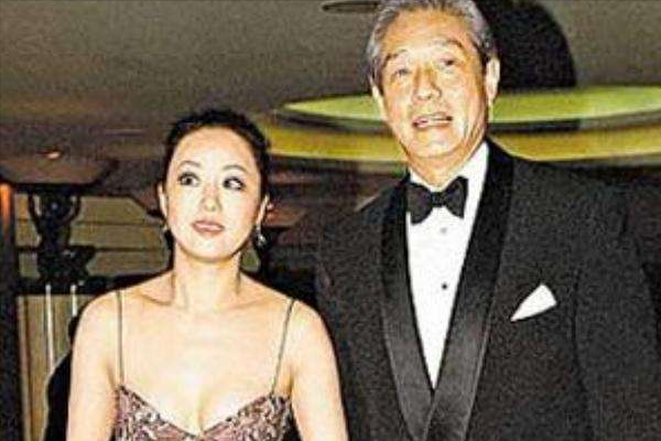 刘嘉玲被劫，谢霆锋入狱，张柏芝险丧命，20年前娱乐圈有多黑暗？