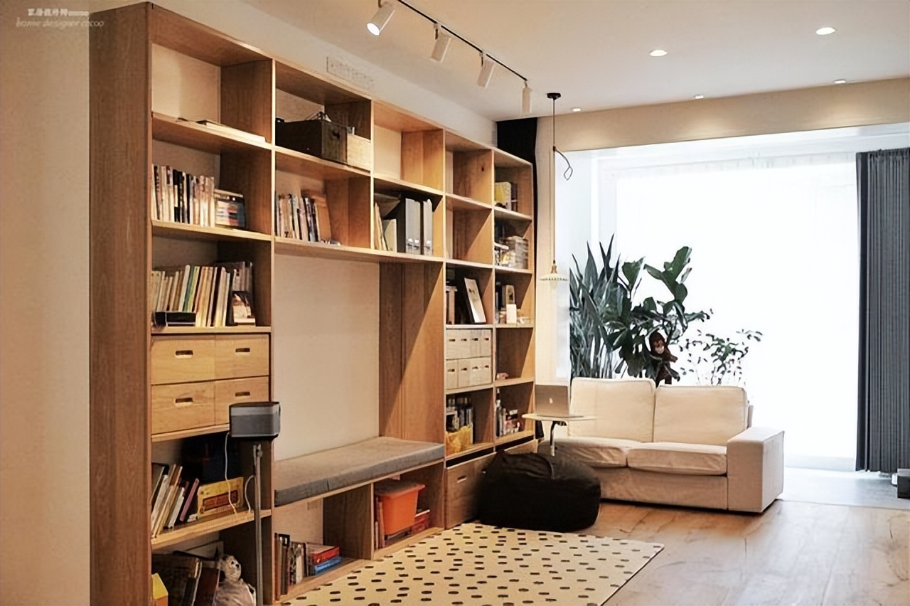 而是采用了"去客厅化"的设计