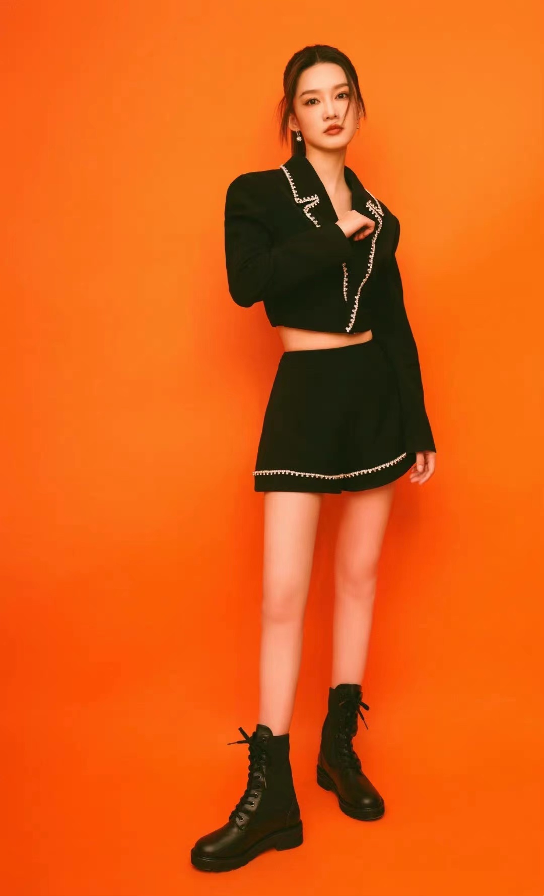 李泌图片大全全身(李沁终于换风格了) - 赤虎壹号