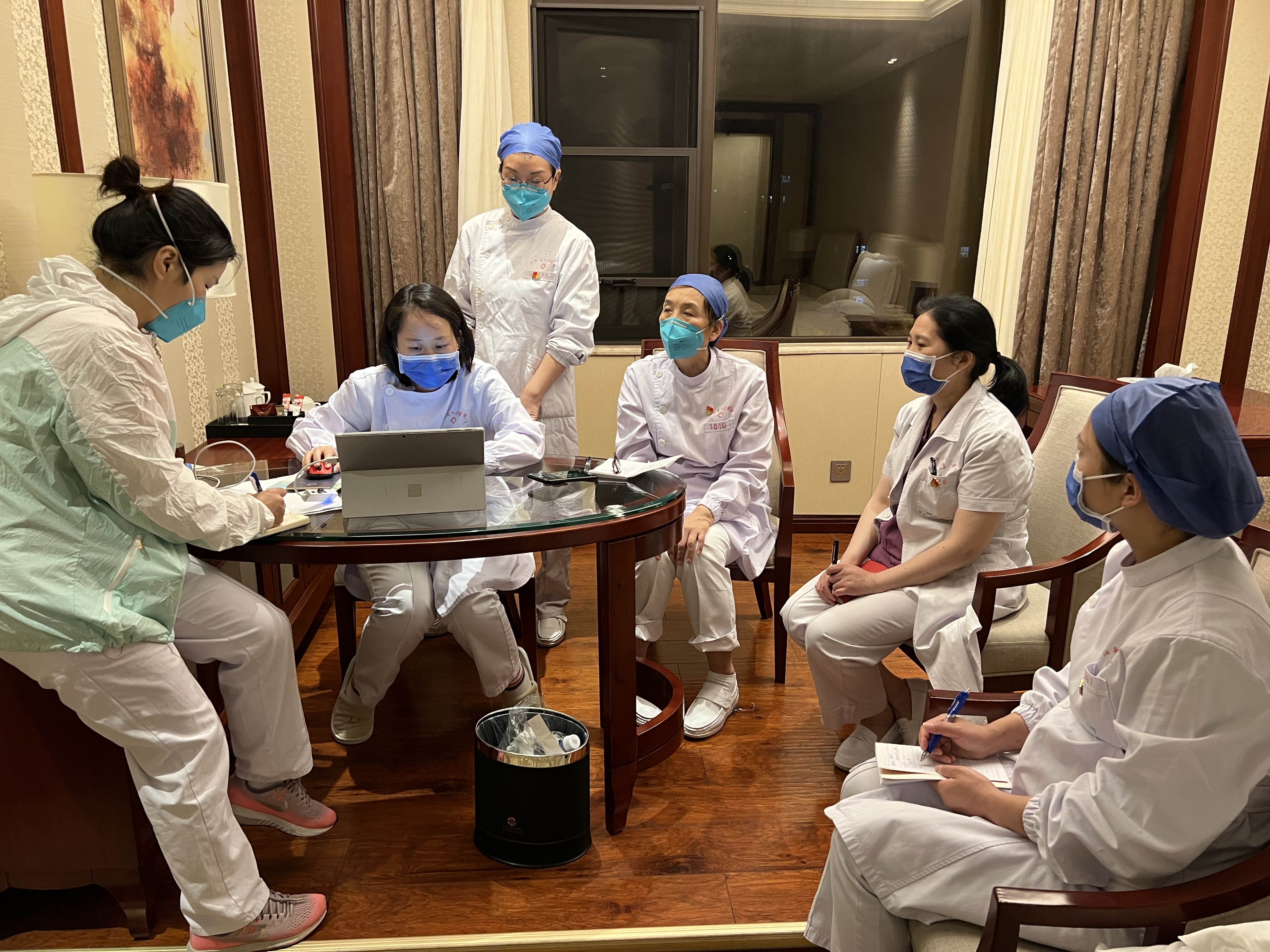 江西省人民医院援高安核酸采样队迅速进入战斗状态