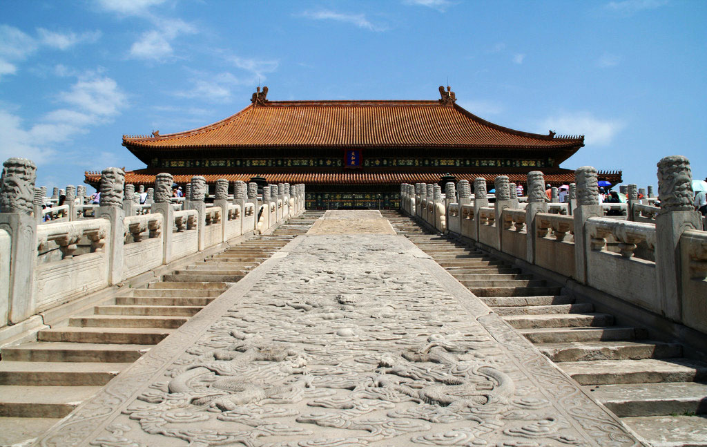 故宫宫殿脚下的须弥座台基:宏大精美,自成一方天地