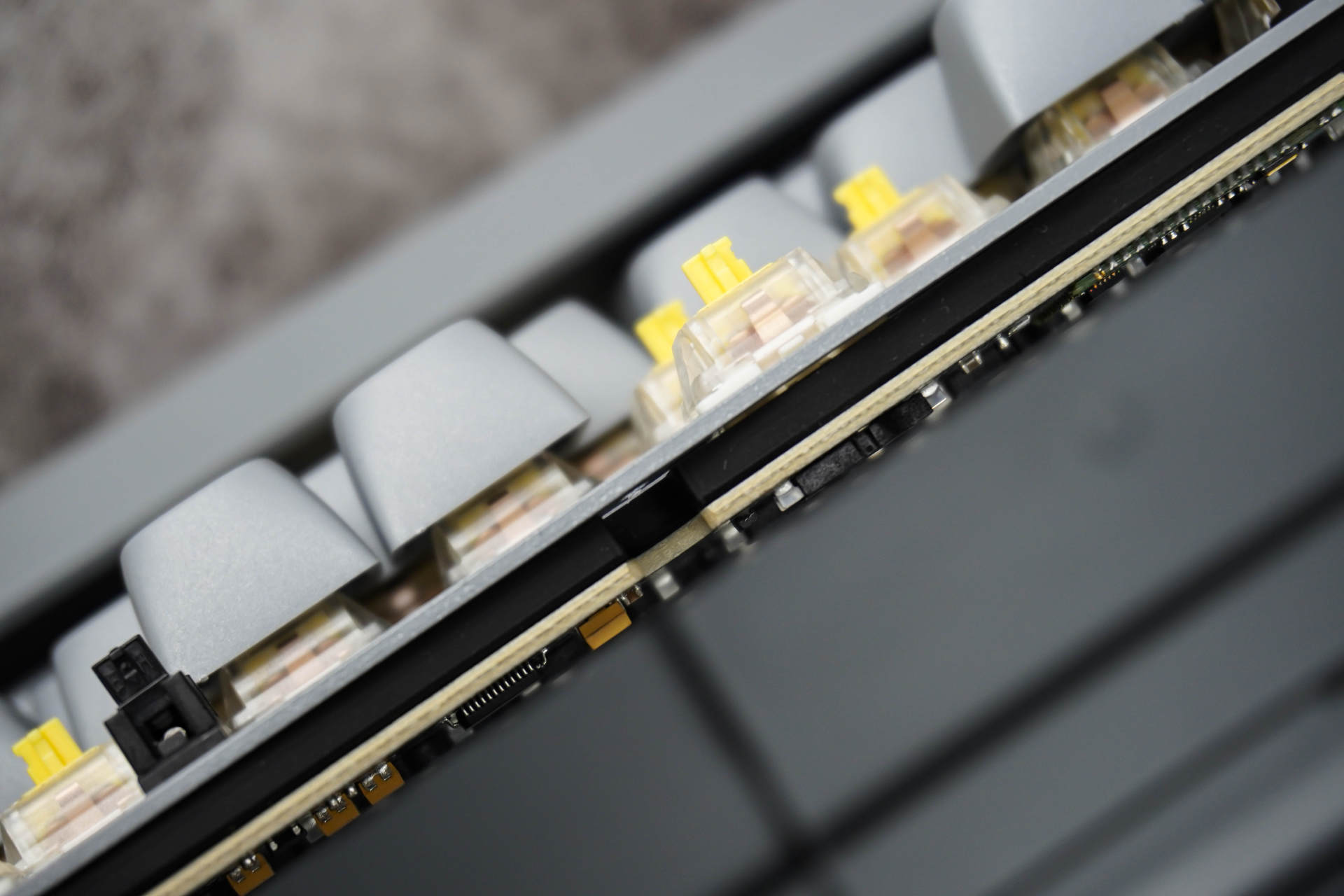 这次全面精彩！Lofree洛斐小翘百键“水泥灰”键盘深度体验