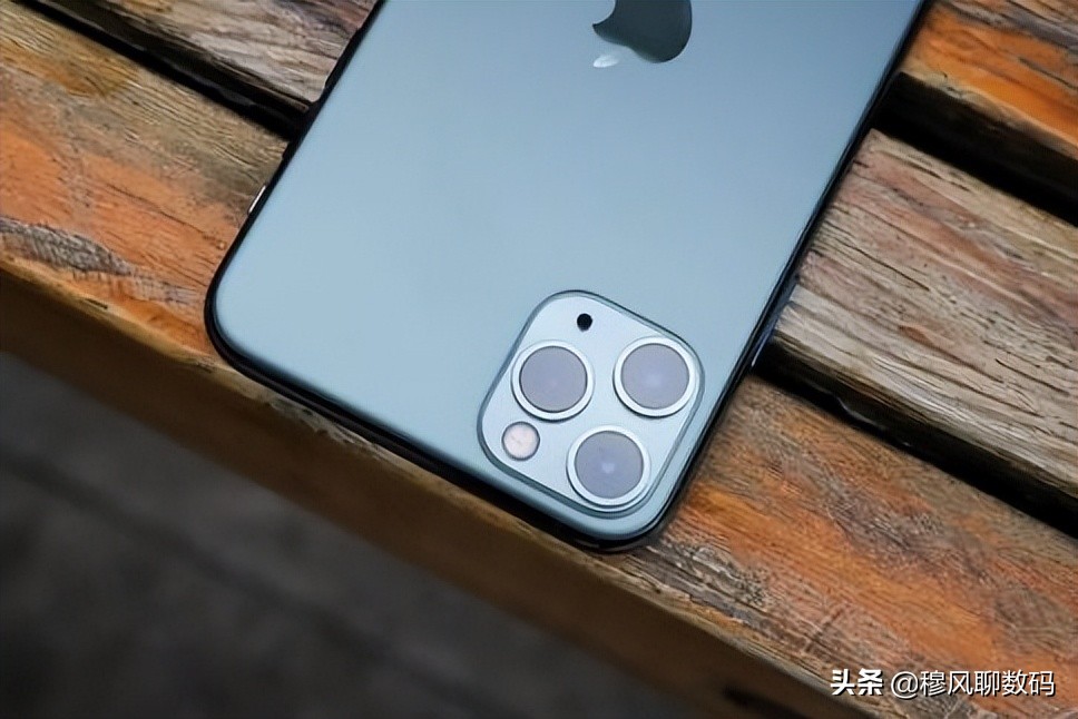 iPhone11ProMax有点吓人，512G从12699掉到4678，捡大便宜了