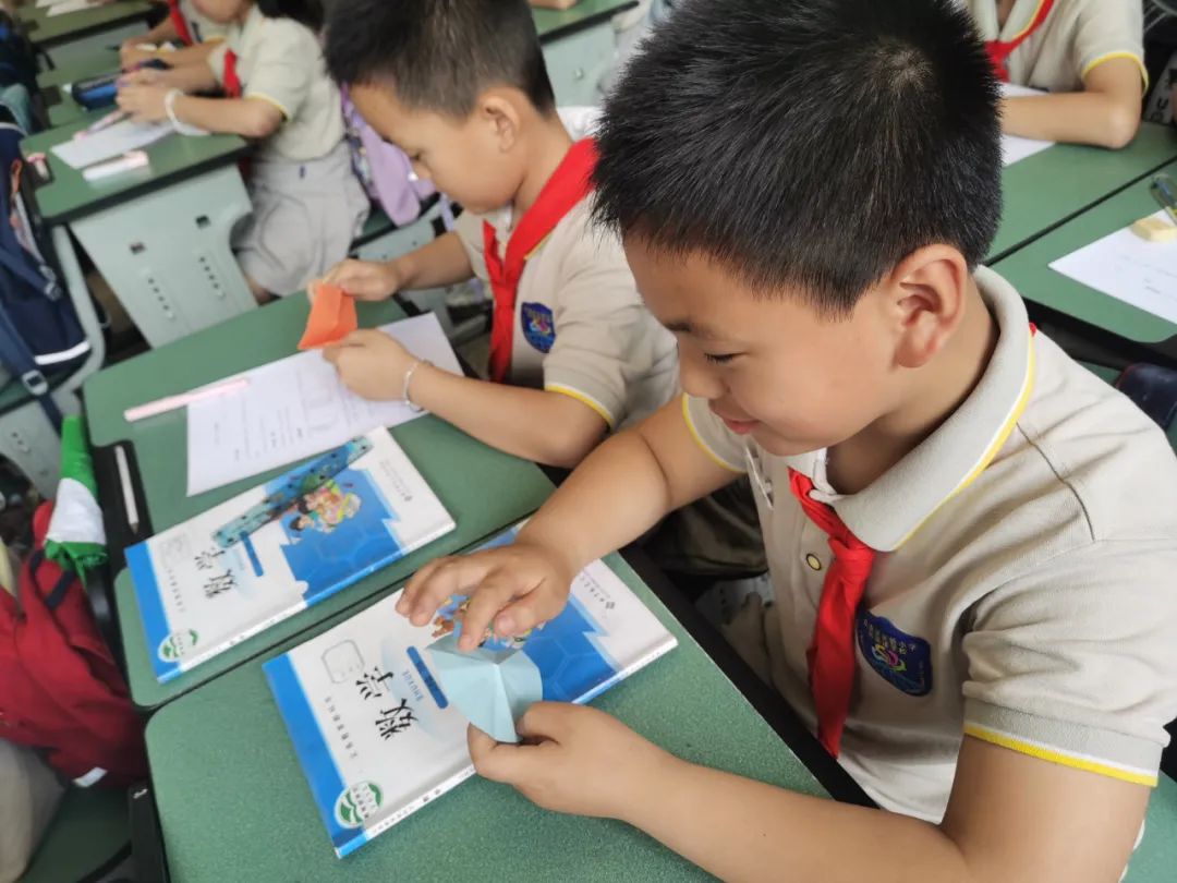 成都市双流区实验小学外国语学校举行课堂教学研讨活动