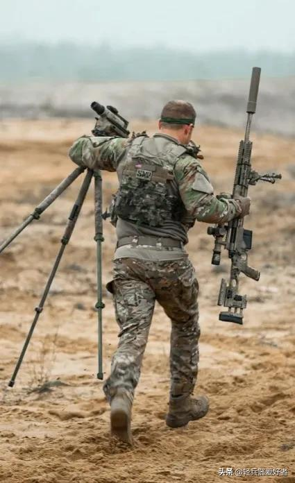组图：狙击枪巨大的消音器，北约狙击手日常都装备什么武器？