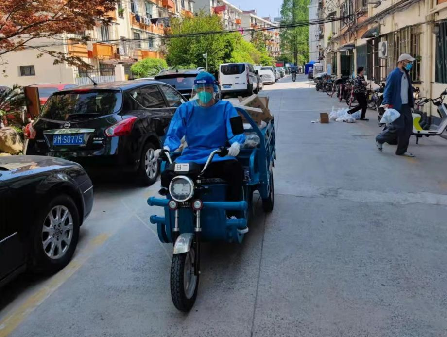 青春战“疫”| 从三尺讲台到抗“疫”前线，青年教职工在行动