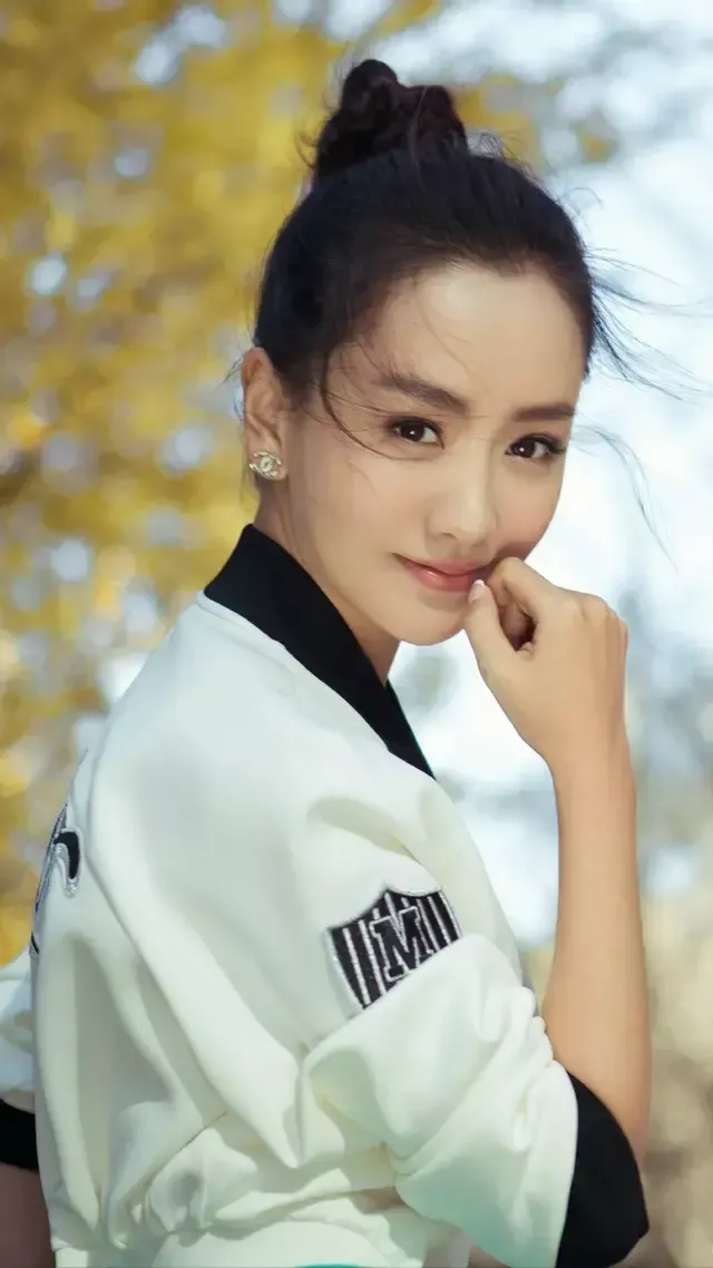 请欣赏50位明星的甜美微笑