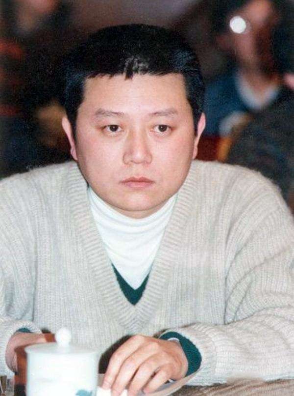 有人选择在娱乐圈硬混，有人选择保家卫国，同是星二代差距还挺大