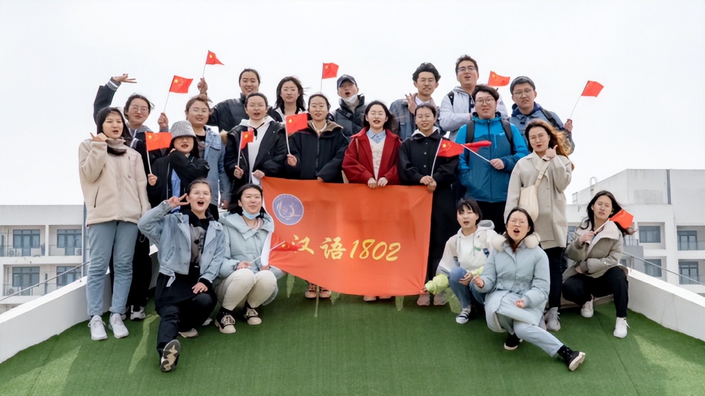 山东8个学霸班“火了”！保研清华、入职500强，揽获数十万奖金！来自同所大学