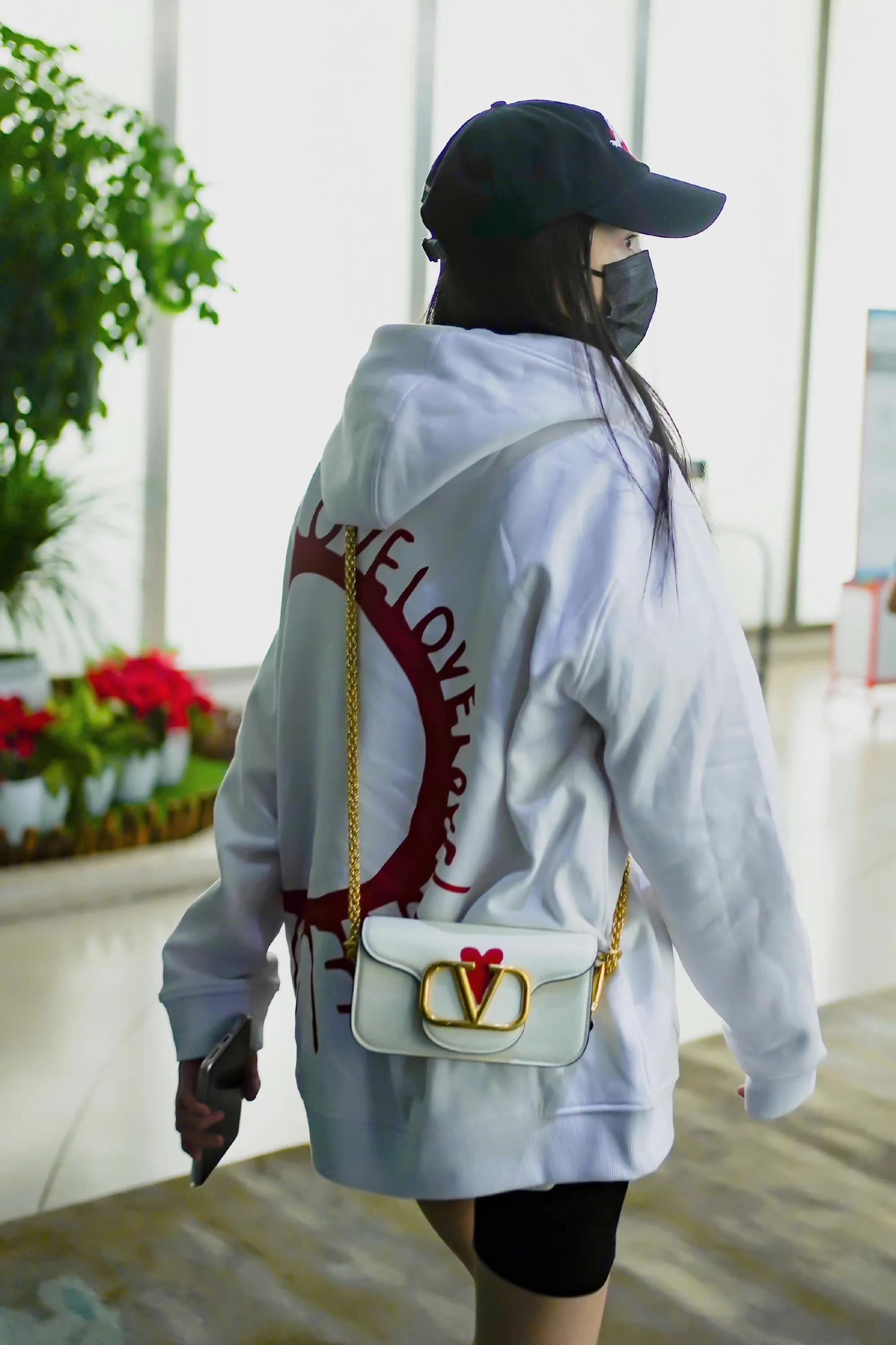 华伦天奴Loco 手袋欣赏