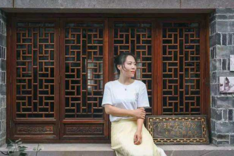 7年前那个说走就走的离职教师，因辞职信火爆网络，如今过得咋样