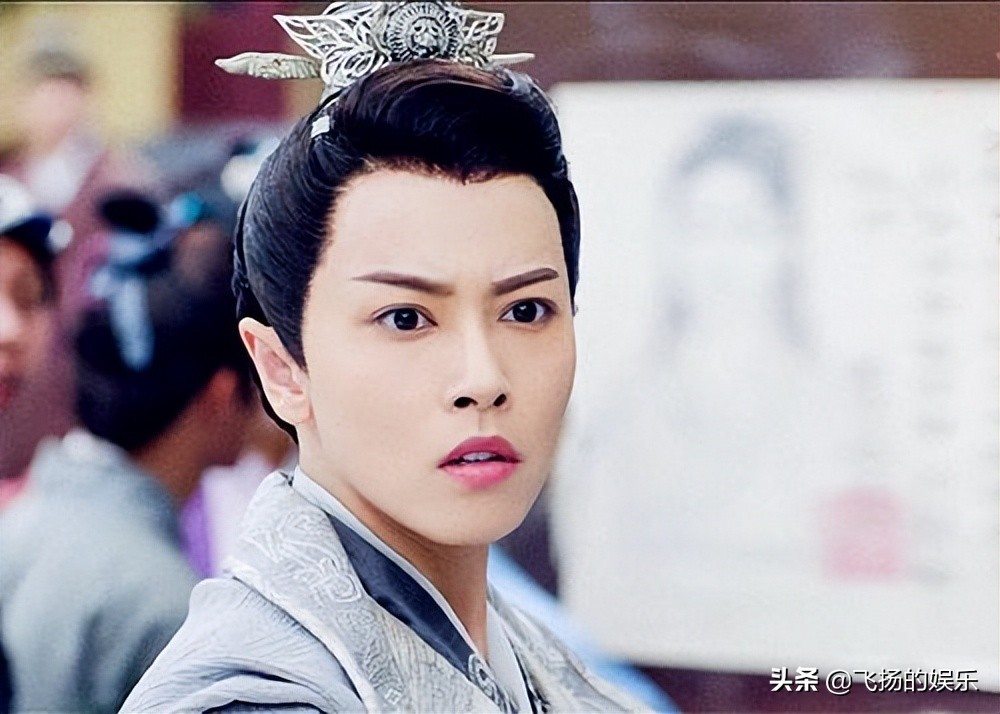 都是女扮男装，把唐嫣和叶童放一起，差距一目了然