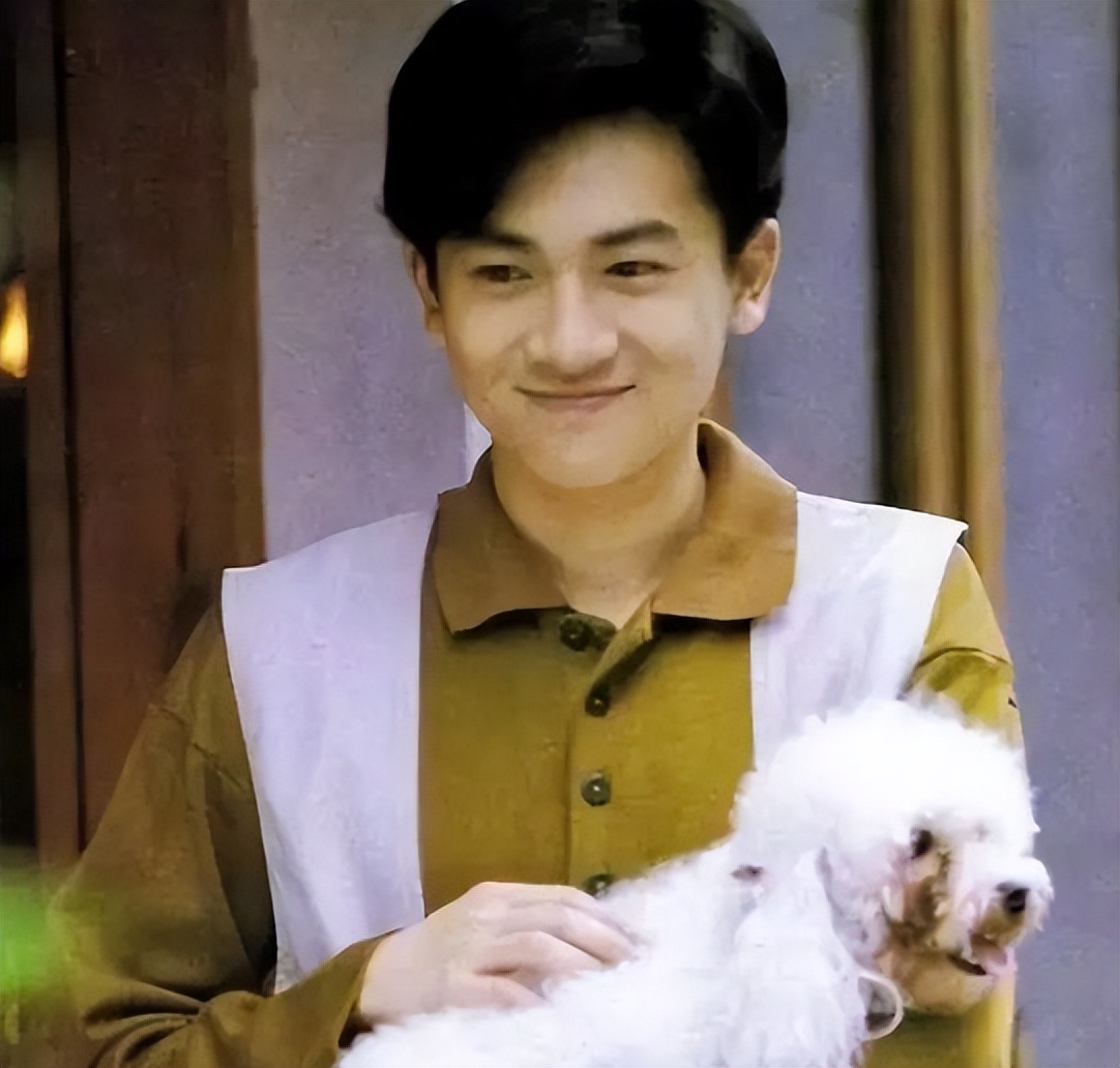 娃娃脸只服这10位明星！有人30岁还能演高中生，个个清纯可人