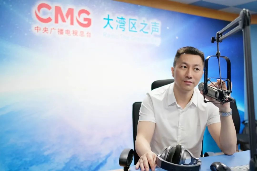香港粤语新闻节目为什么会把“时间”读成“时艰”？