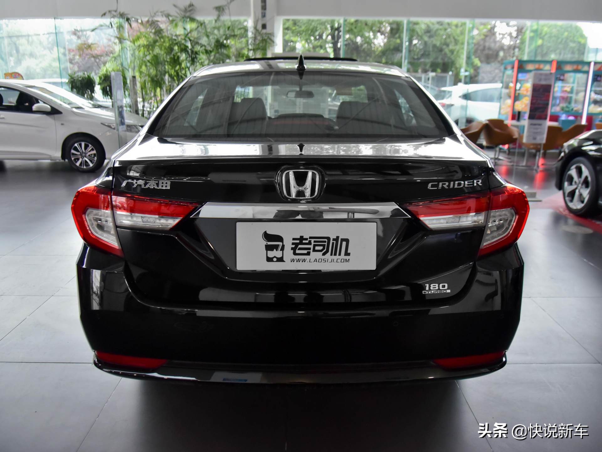 空间大，性价比高，油耗4.9L/100km，带你看凌派