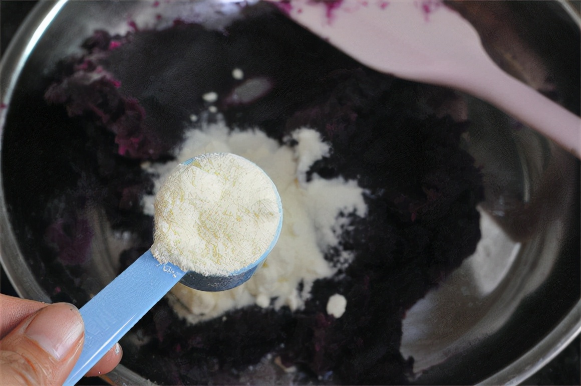 冬天吃红薯不如糕，1买就是10斤，不煮也不烤，一口一个超解馋