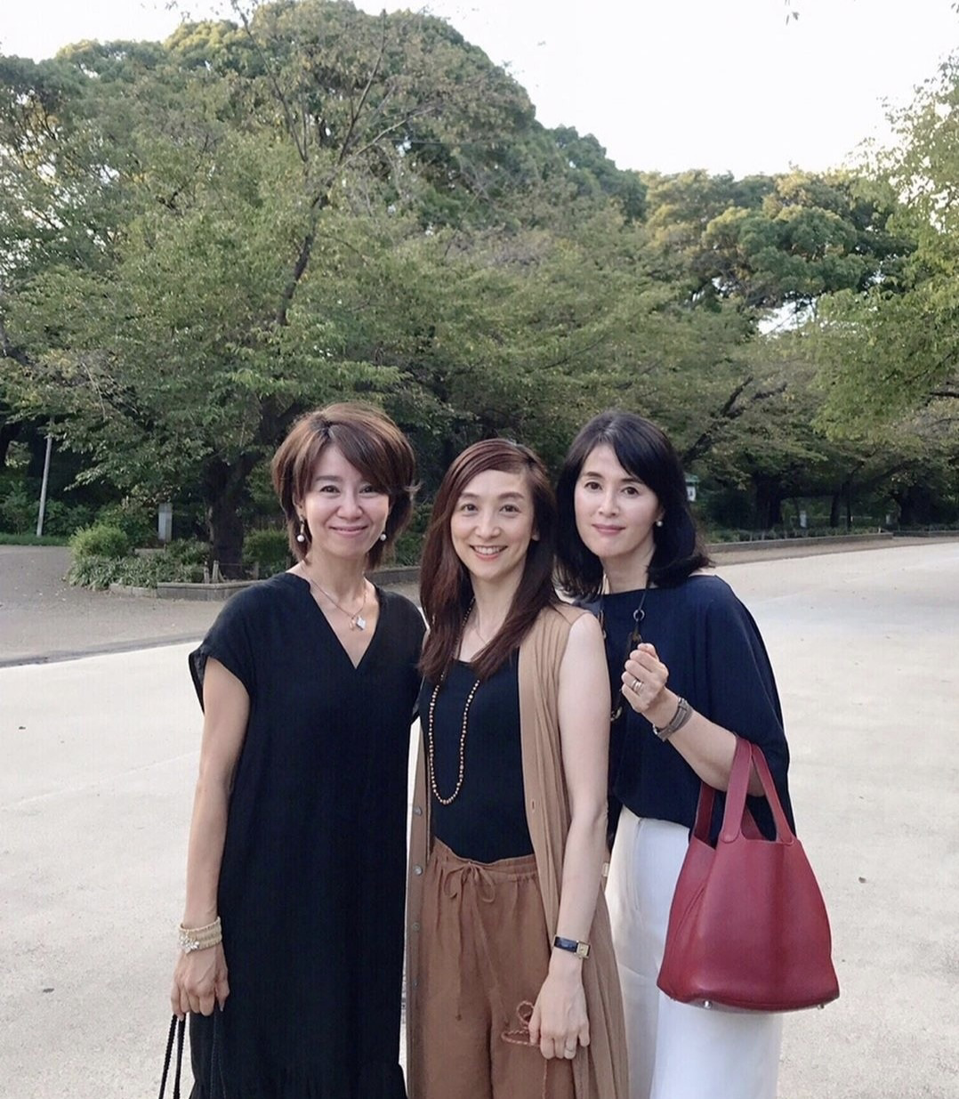 日本家庭主妇图片 从发丝到脚都透着精致感
