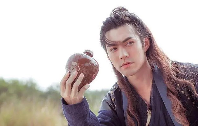 五官不端正就别演古偶了，所谓“玉面小郎君”，还得看这10位明星