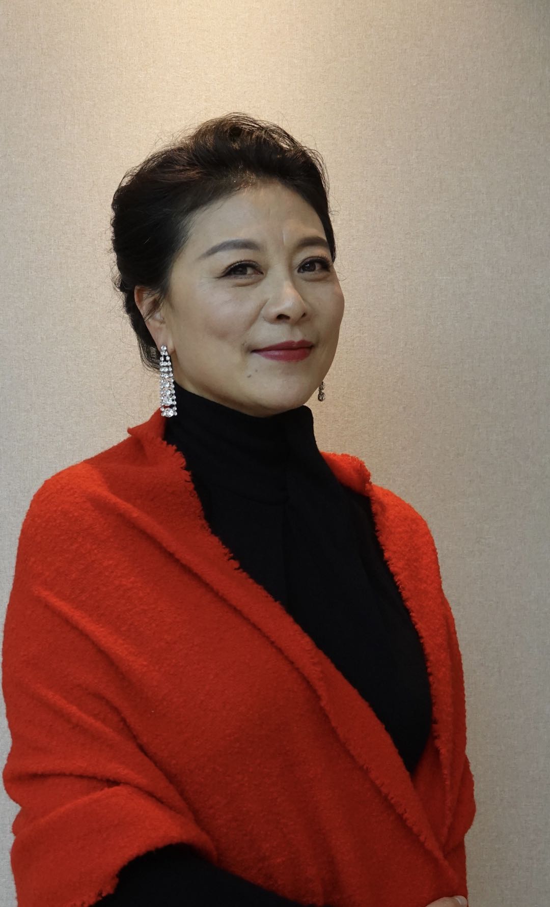 中央戏剧学院岳红时髦减龄 影迷们看过她哪些作品评论关注转发分享