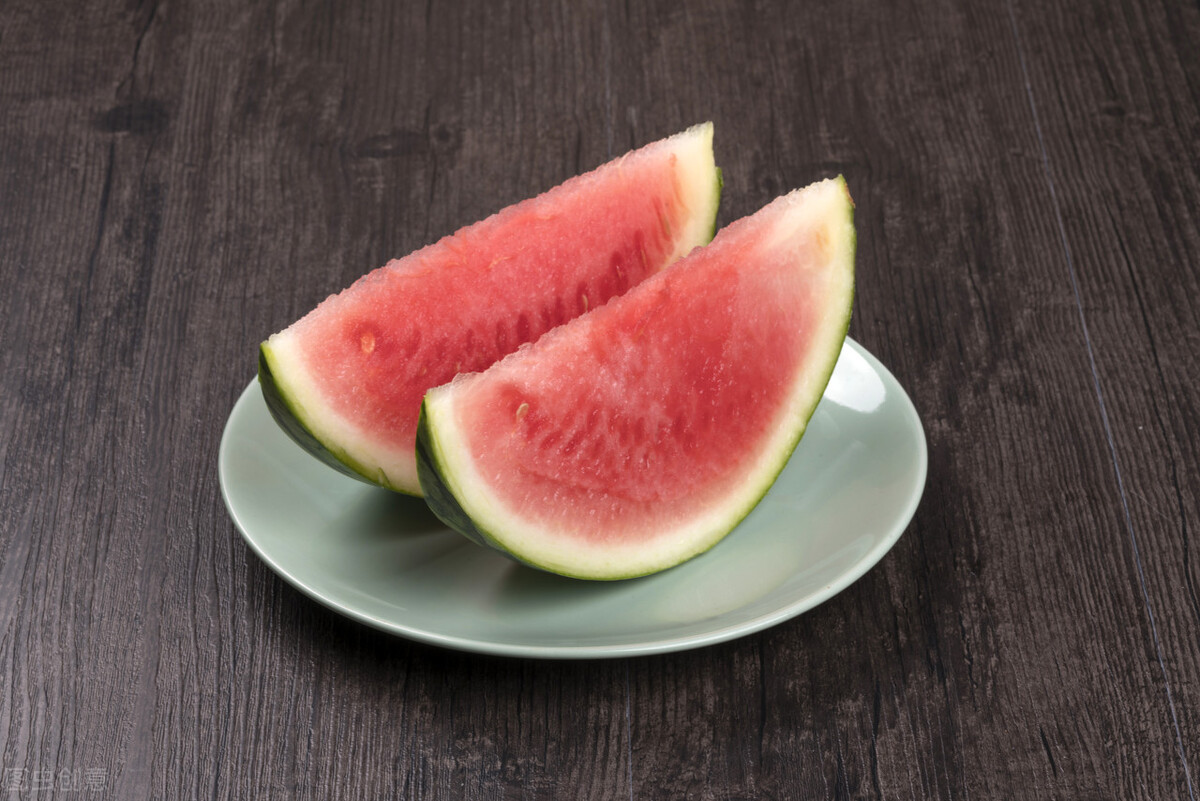 夏季，這5種水果建議多吃，清潤潤腸防暑熱，神清氣爽度夏天