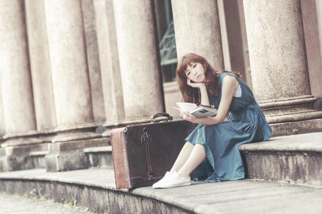 既有志向和远见，也能扛得住寂寞和冷落，优秀作文：《人生深度》