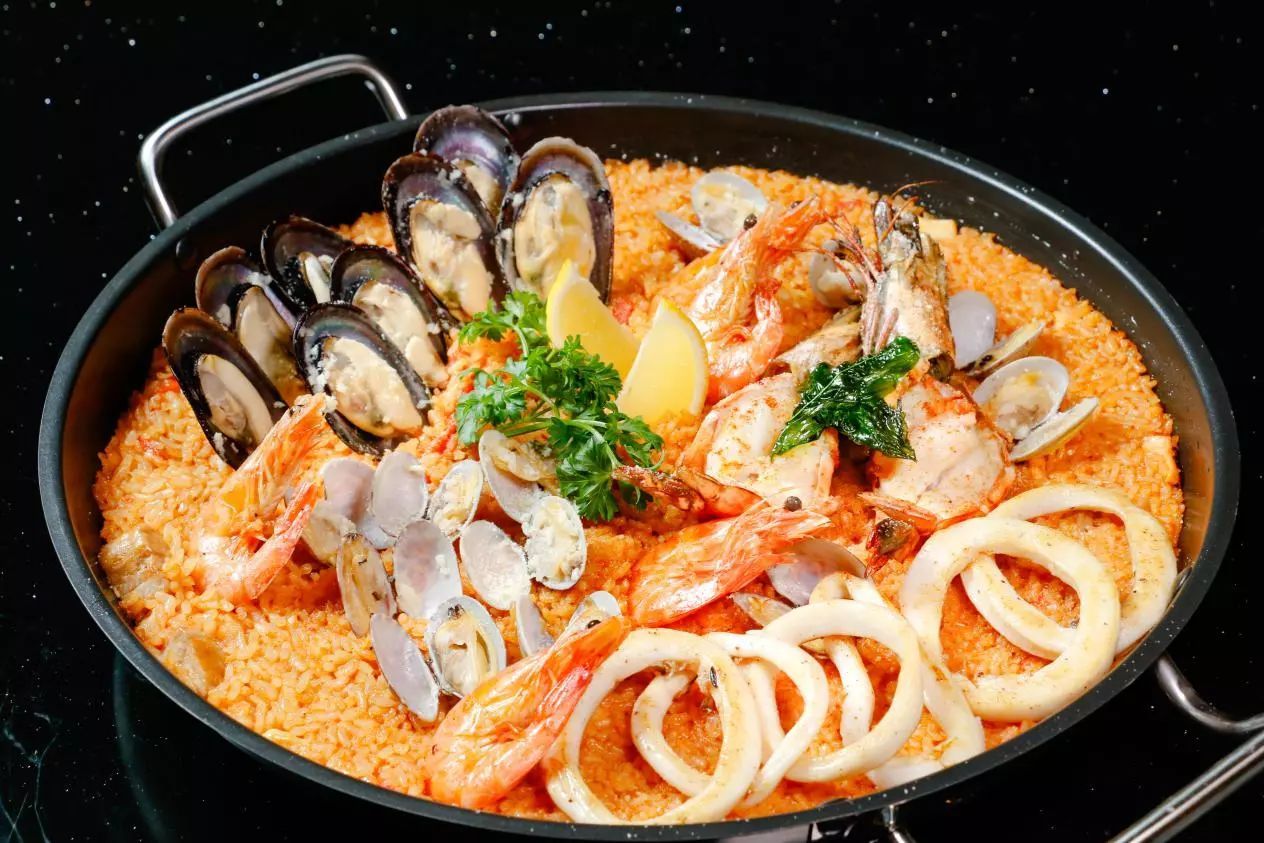西班牙风情海鲜烩饭图片