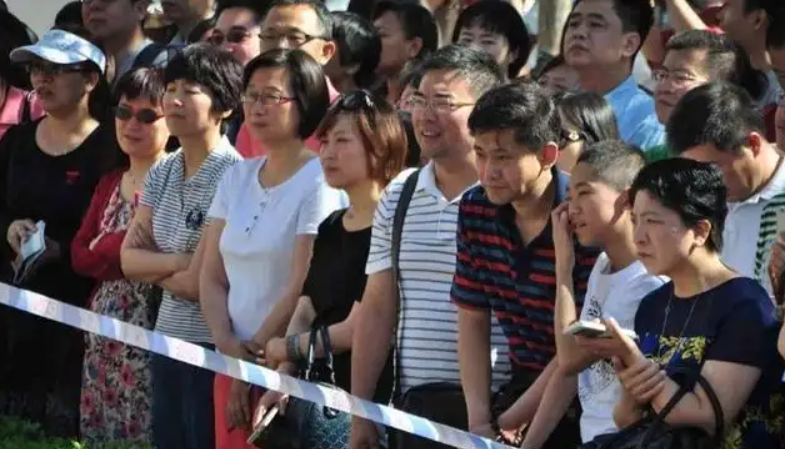 高考当天，家长是否有必要“全程陪同”？聪明的家长知道怎么做