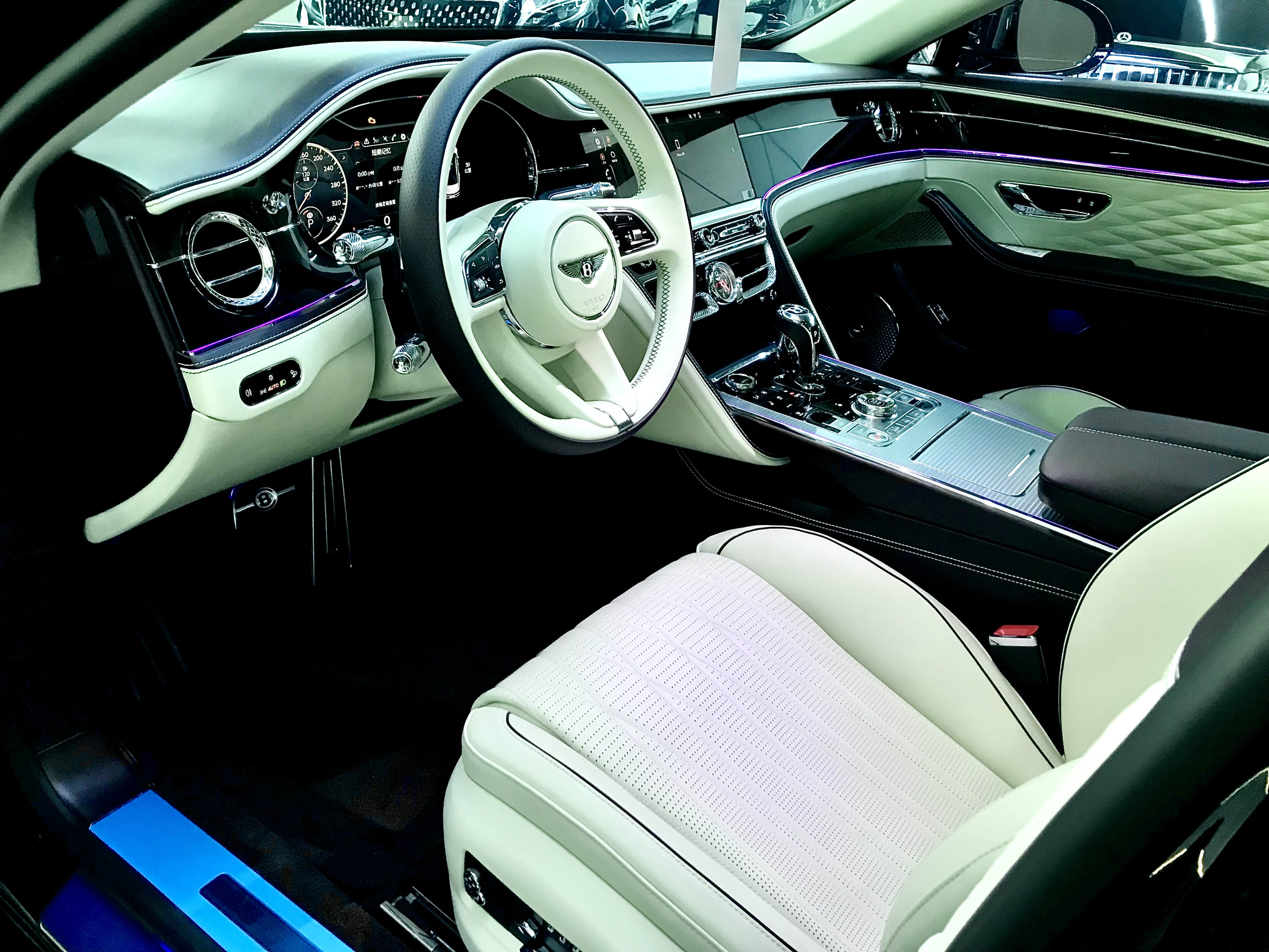 时尚商务跑车宾利飞驰绚烂的紫色美不优惠中