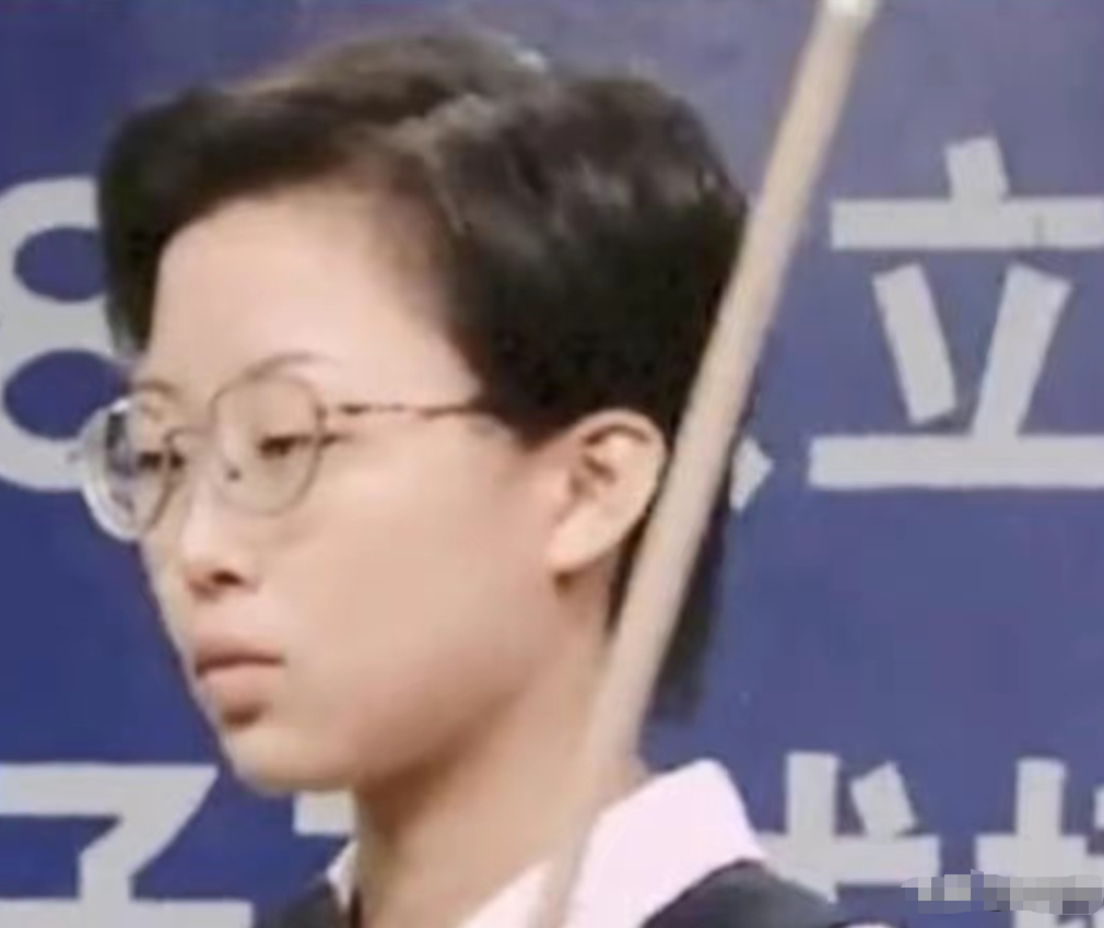 “九球天后”潘晓婷：40岁身价8亿，父亲才是她婚姻路上的绊脚石