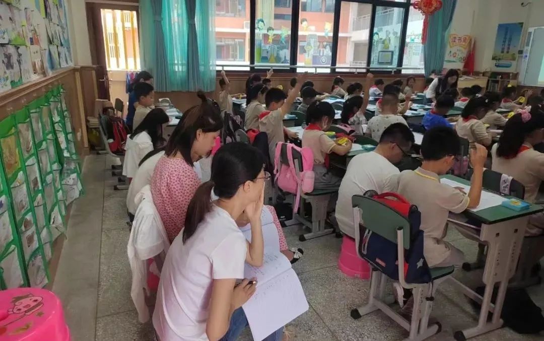 课例研究，助力教师成长｜专家钟红艳老师对数学组团队做全面指导