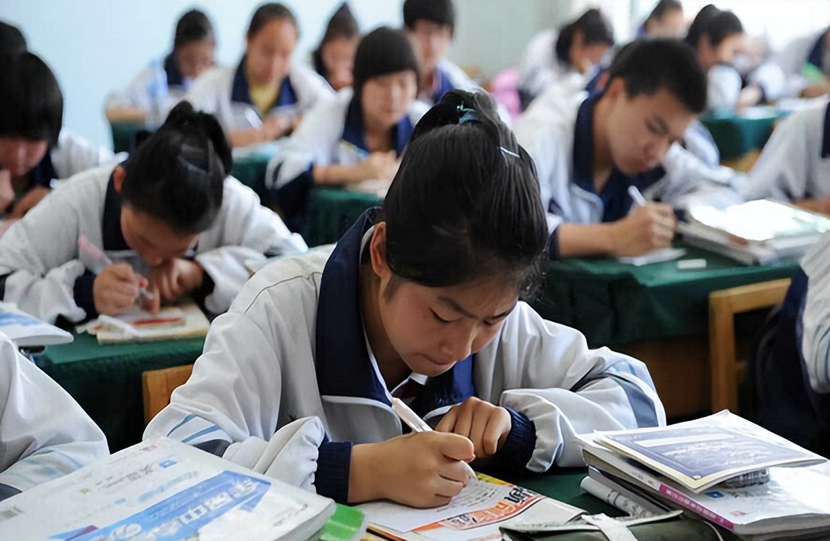 高考和考研可以对比吗？两者区别比较明显，考研的难度相对更大