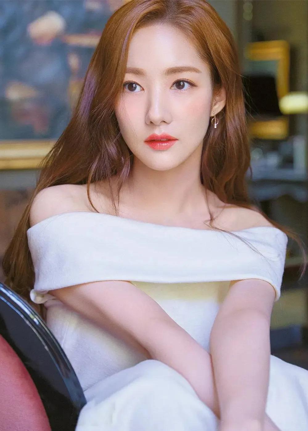 朴敏英：神仙颜值，时尚又仙美