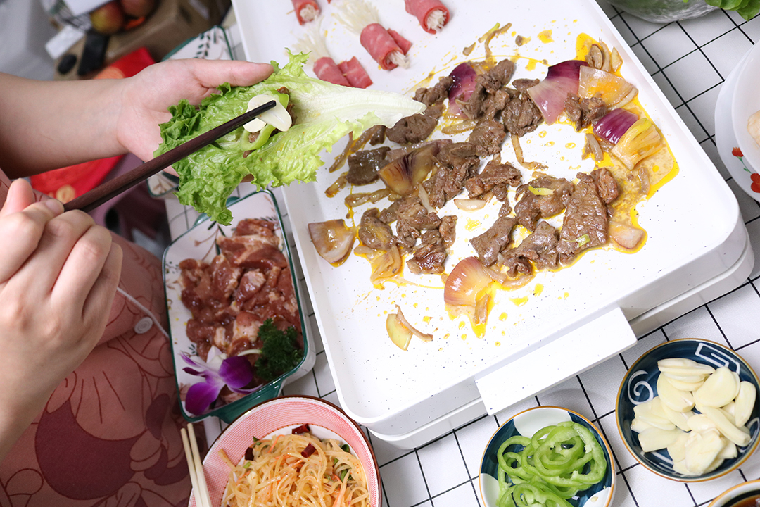 登上饭桌的移动灶台 用乐视嗨烤盘才知道在家吃烤肉到底有多香