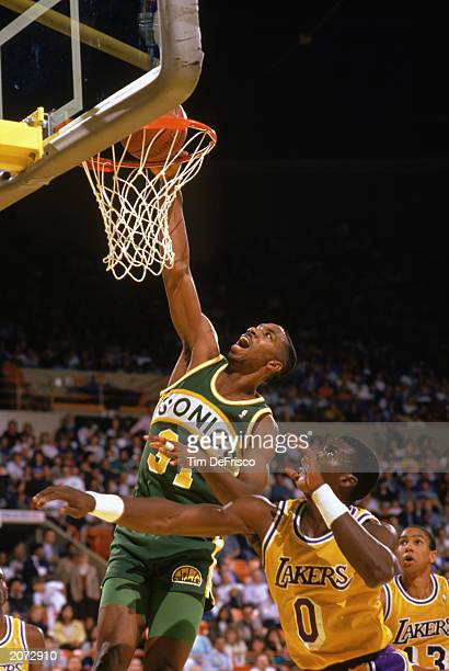 其他两位分别是内特-麦克米兰和泽维尔-麦克丹尼尔