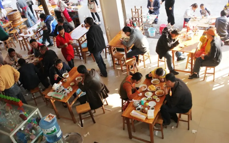 山东老板开早餐店，利用“早餐免费不要钱”，一年盈利77万