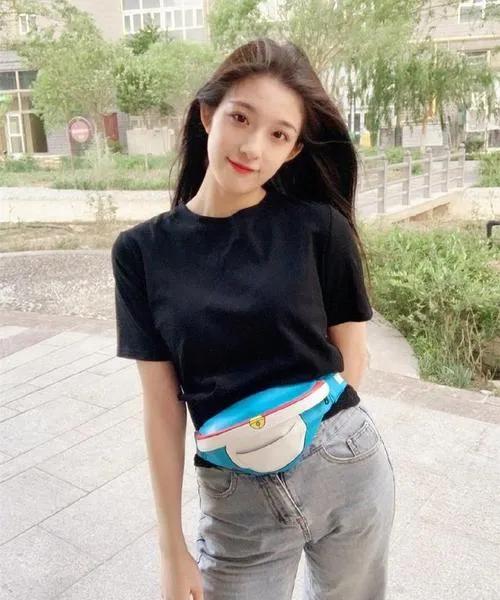 女明星特辑之新人演员钟丽丽