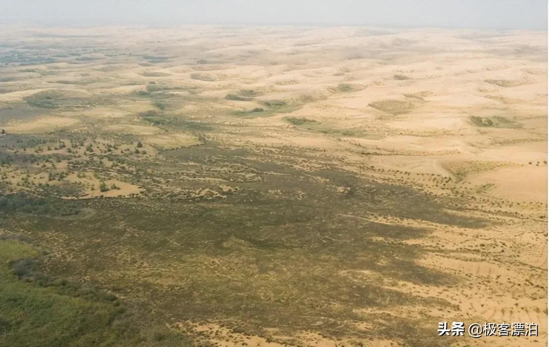 中国发明高效率“固沙车”，一天可治理40亩沙漠，已在甘肃使用