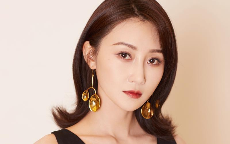 被张艺谋选入奥运会开幕式，被成龙钦点为女主角，林鹏为何捧不红