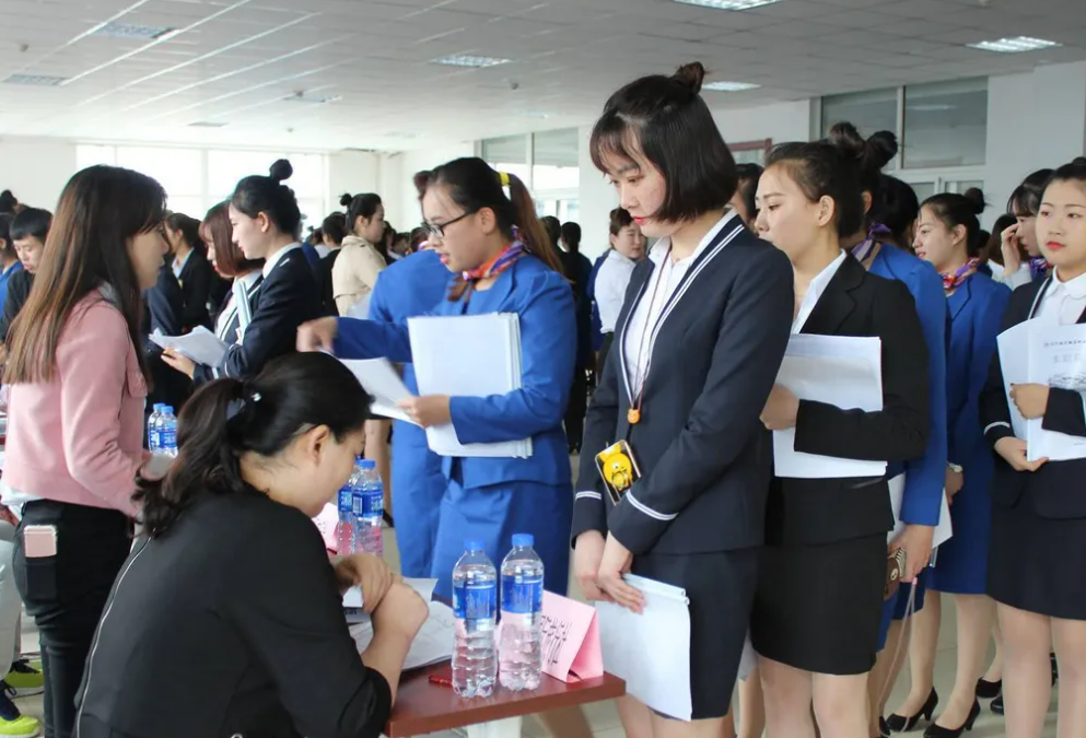 上大学在省外VS省内，两者差距不是一星半点，就业时可见分晓