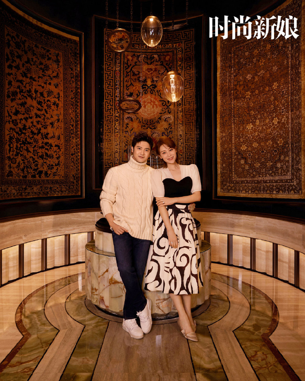 田亮夫妇结婚14周年再拍婚纱照，叶一茜呈现望夫眼，容颜身材未改