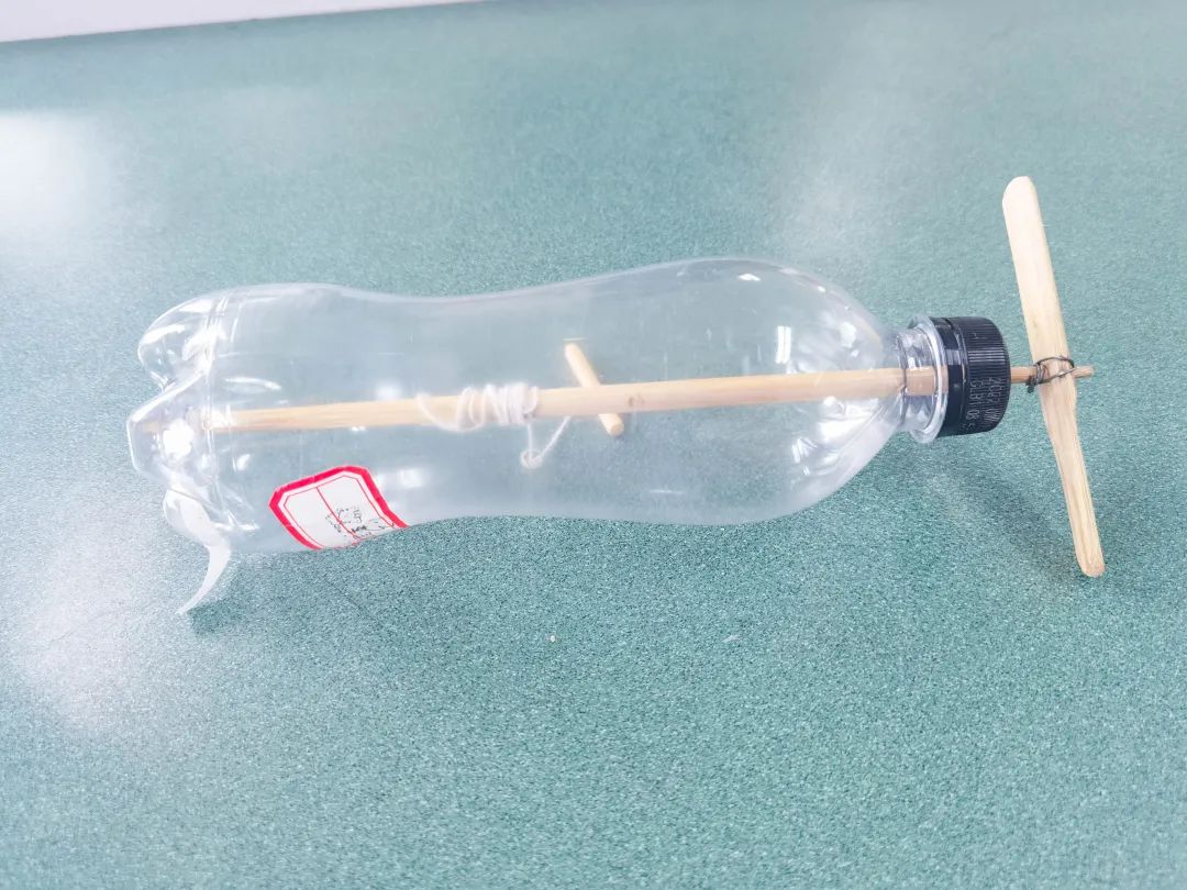 黄甲小学开展“人人参与科技节，我的科技节我做主”科技节活动