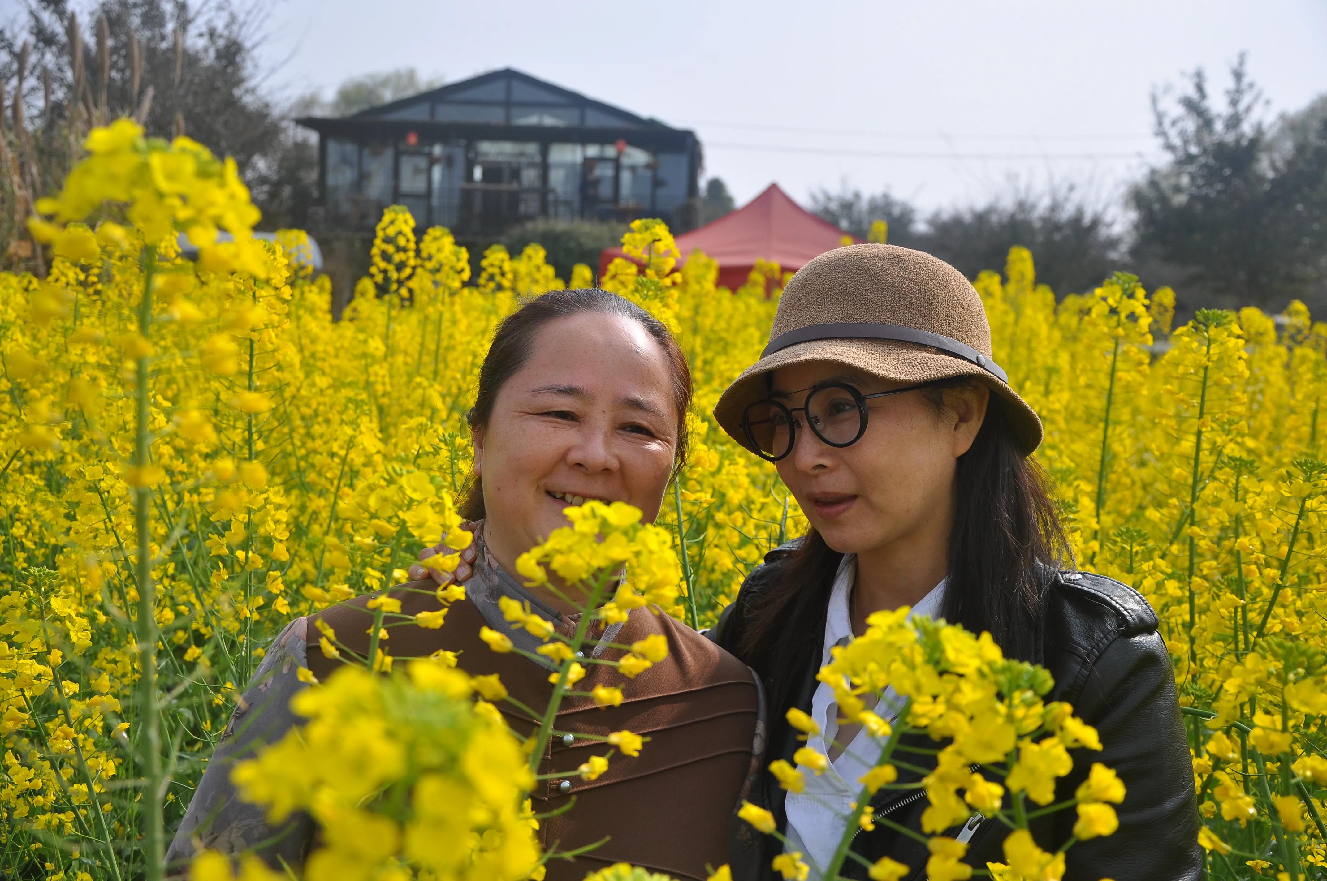 愿，有人知你冷暖，懂你悲欢！愿，有人待你如初，免你孤苦
