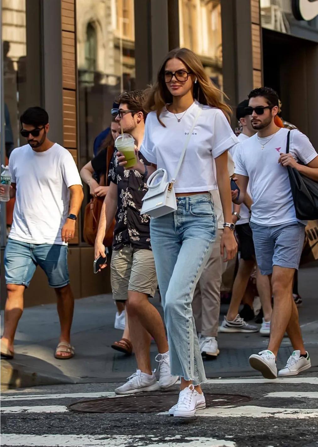 欧美气质模特Kate Demianova夏日优雅迷人穿搭写真