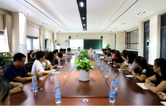 学校“家委会”该取消了？家长早已不堪重负，官方给出回应