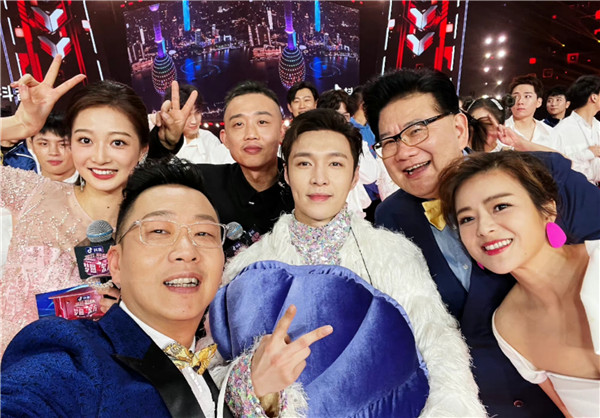 冯琳亮相冬奥会，C位领舞“艳压群芳”，保研到复旦还是“校花”