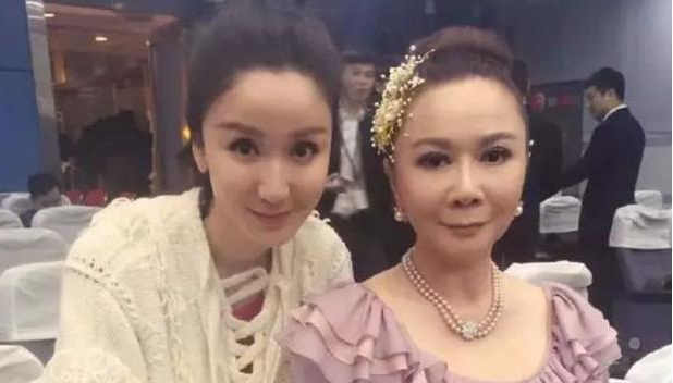 瘦到病态、整容成瘾，痴迷于少女人设，内娱的畸形审美太可怕