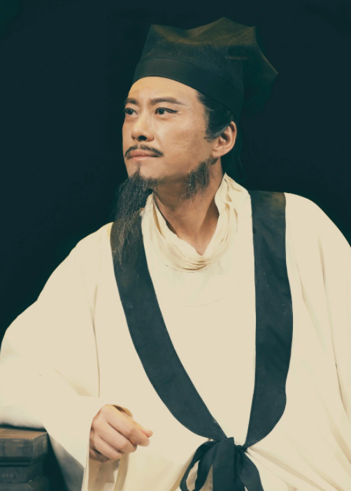 曹颖10岁儿子颜值太高，大眼睛比女生还漂亮，长相酷似妈妈